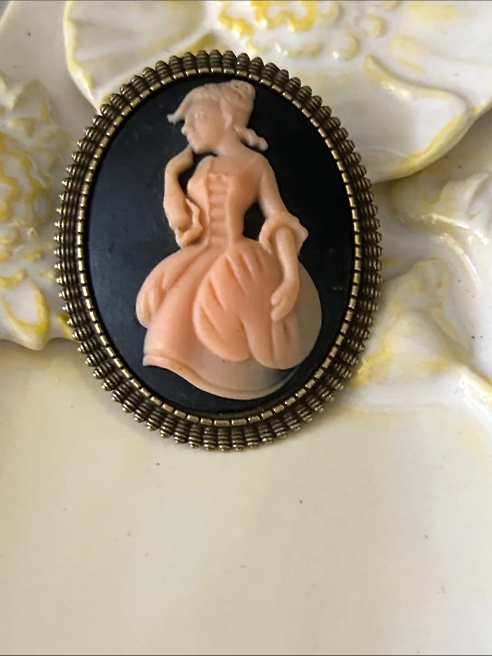 Vintage-Style Black and Peach Cameo Brooch